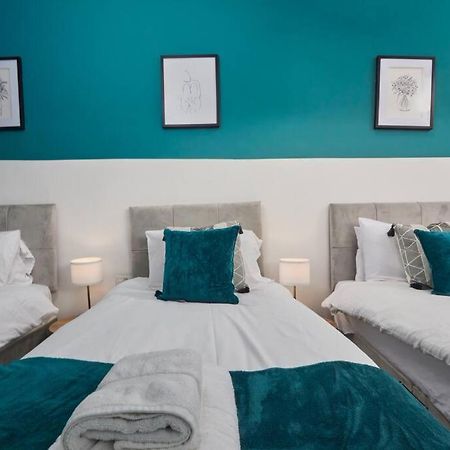 Large House Close To Leeds - Ideal For Groups Экстерьер фото