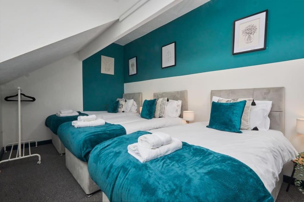 Large House Close To Leeds - Ideal For Groups Экстерьер фото