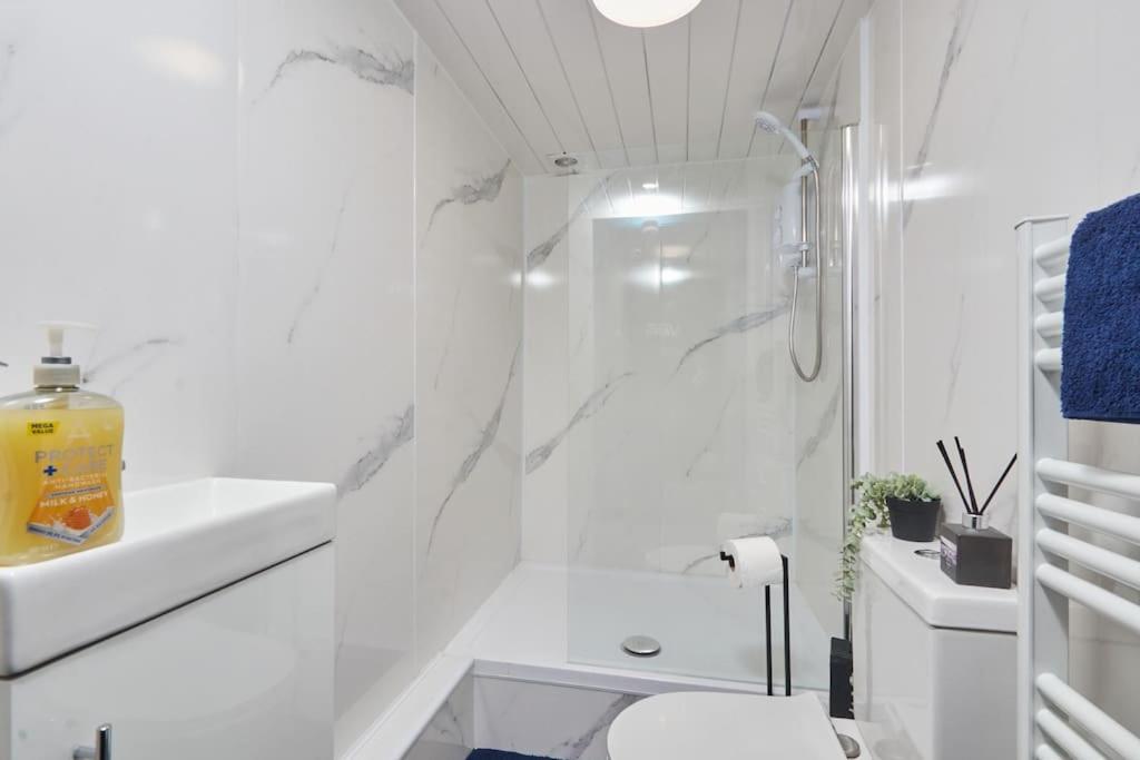 Large House Close To Leeds - Ideal For Groups Экстерьер фото