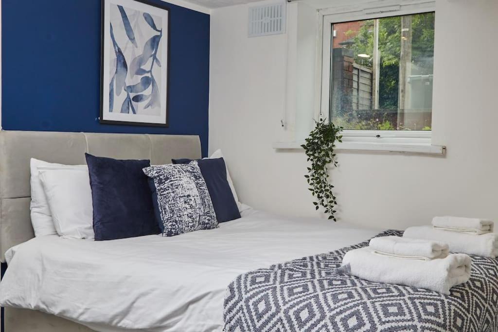 Large House Close To Leeds - Ideal For Groups Экстерьер фото
