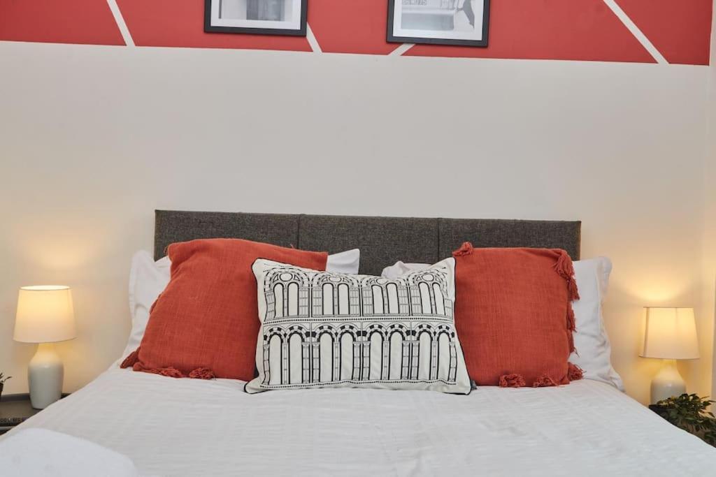 Large House Close To Leeds - Ideal For Groups Экстерьер фото