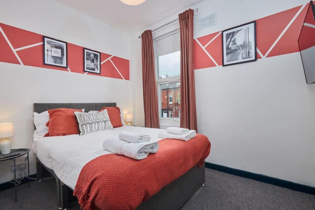 Large House Close To Leeds - Ideal For Groups Экстерьер фото