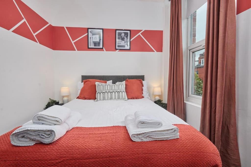 Large House Close To Leeds - Ideal For Groups Экстерьер фото