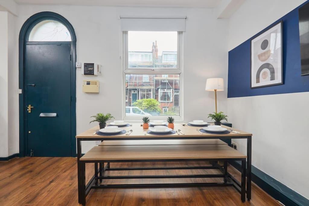 Large House Close To Leeds - Ideal For Groups Экстерьер фото